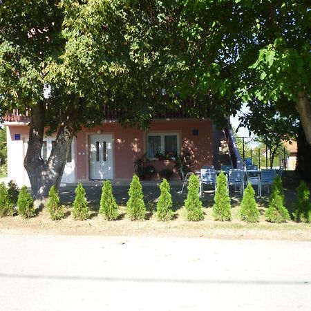 House Vukovic Hotel กราโบวาซ ภายนอก รูปภาพ