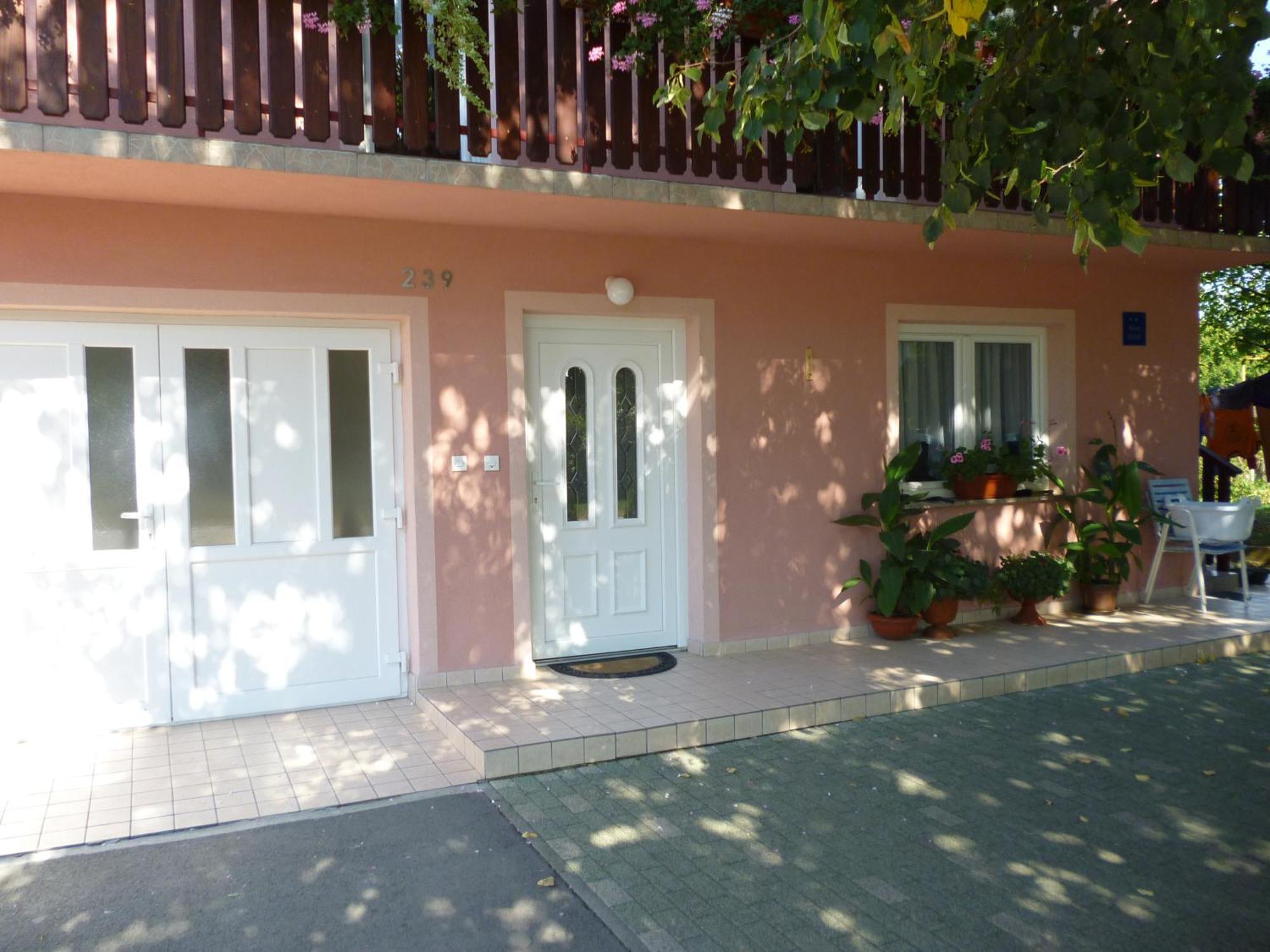House Vukovic Hotel กราโบวาซ ภายนอก รูปภาพ