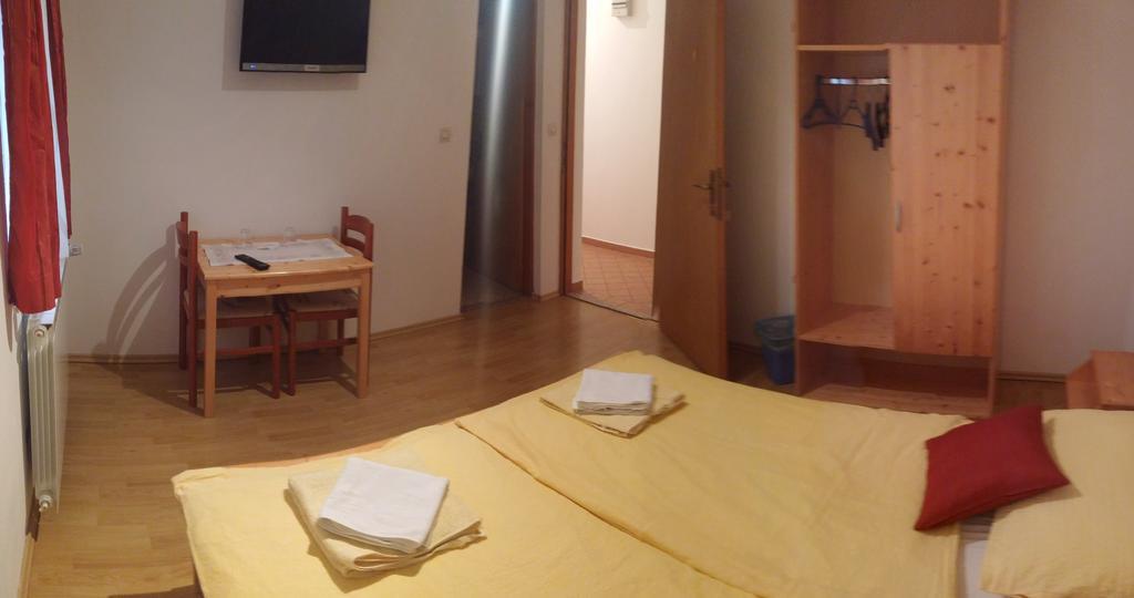 House Vukovic Hotel กราโบวาซ ภายนอก รูปภาพ