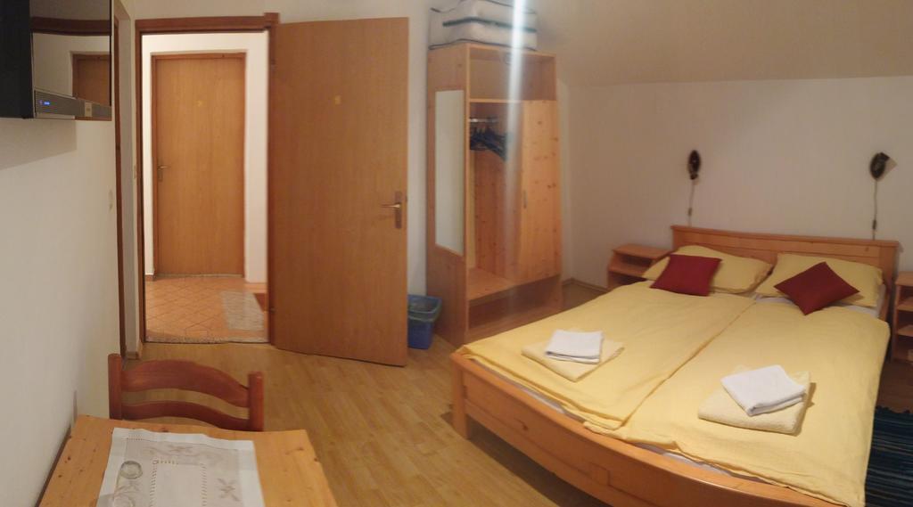 House Vukovic Hotel กราโบวาซ ภายนอก รูปภาพ