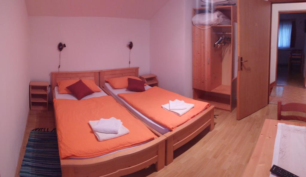 House Vukovic Hotel กราโบวาซ ภายนอก รูปภาพ