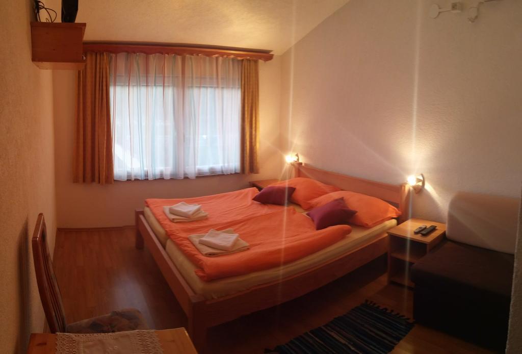 House Vukovic Hotel กราโบวาซ ภายนอก รูปภาพ