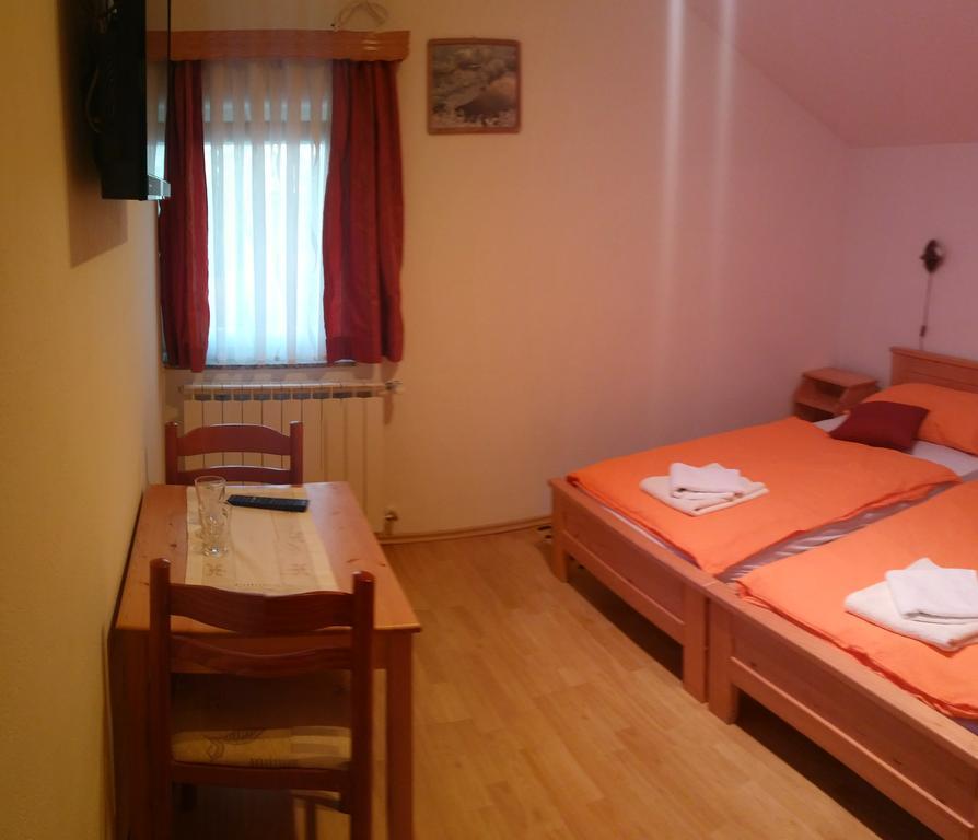 House Vukovic Hotel กราโบวาซ ภายนอก รูปภาพ
