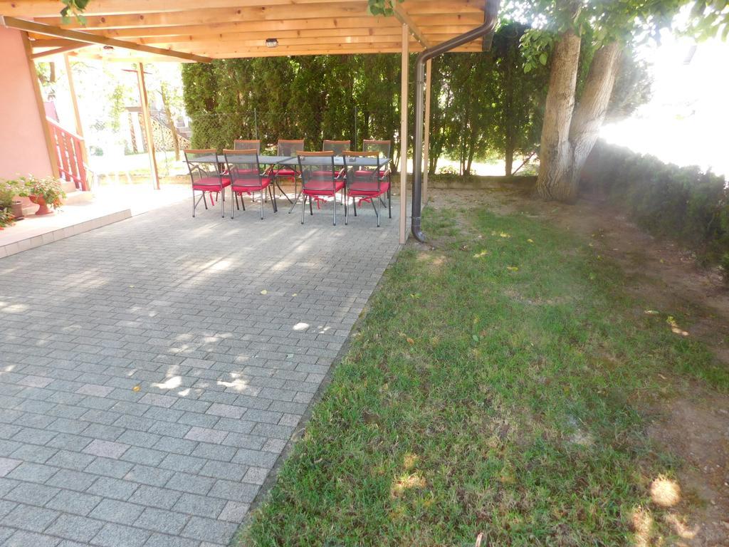 House Vukovic Hotel กราโบวาซ ภายนอก รูปภาพ