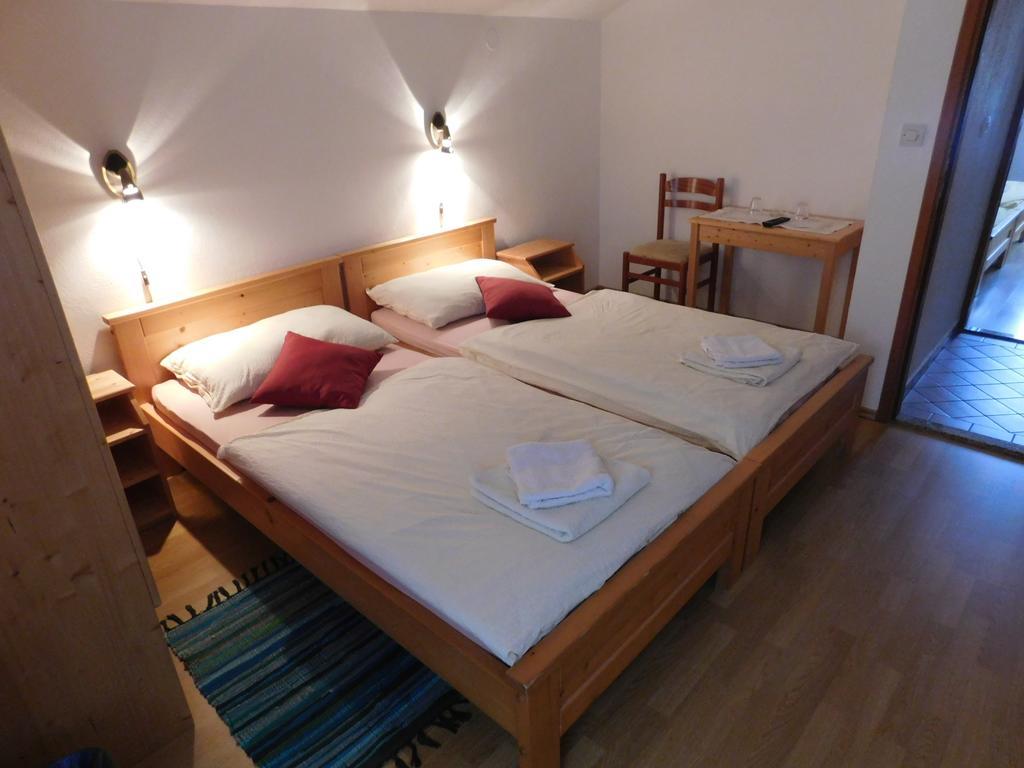 House Vukovic Hotel กราโบวาซ ภายนอก รูปภาพ