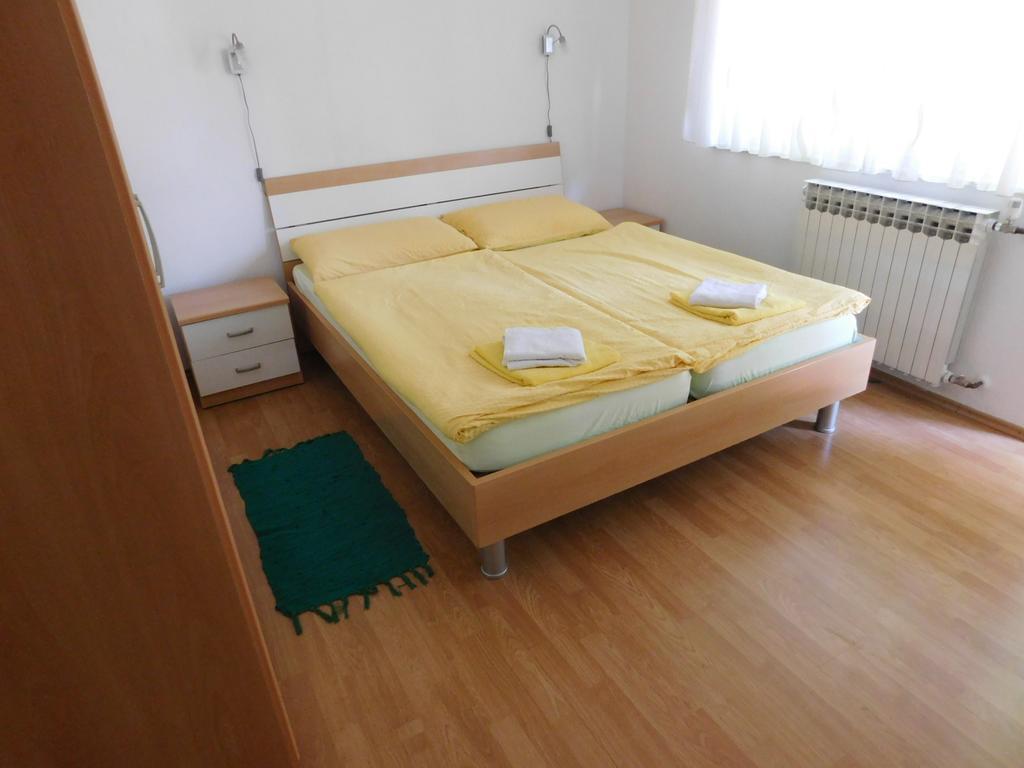 House Vukovic Hotel กราโบวาซ ภายนอก รูปภาพ