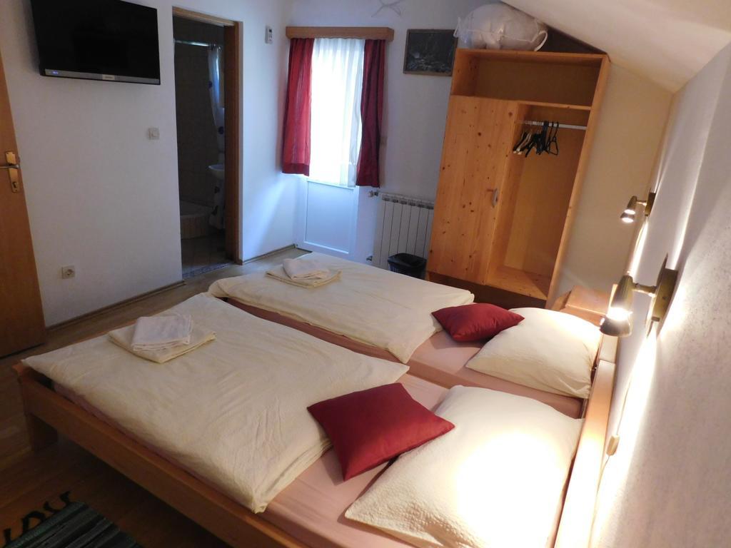 House Vukovic Hotel กราโบวาซ ภายนอก รูปภาพ